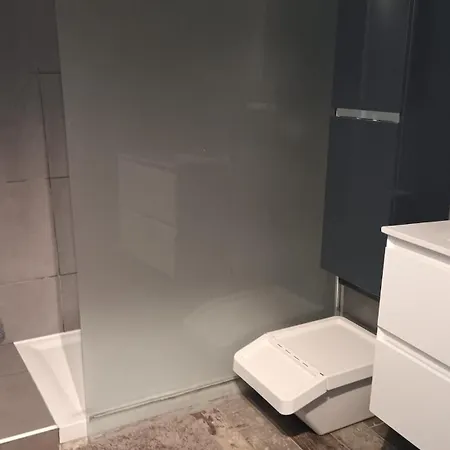 Pour 4 Personnes Dans Rue Tres Calme * Saint-Laurent-le-Minier