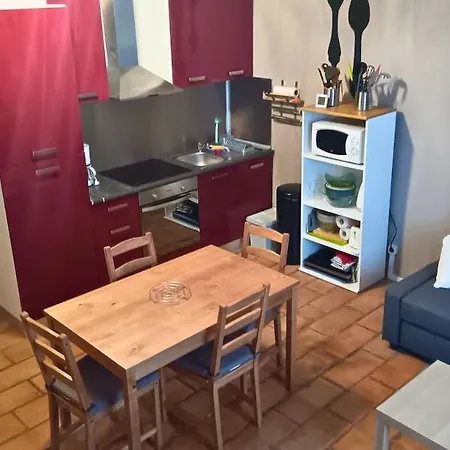 Pour 4 Personnes Dans Rue Tres Calme * Saint-Laurent-le-Minier