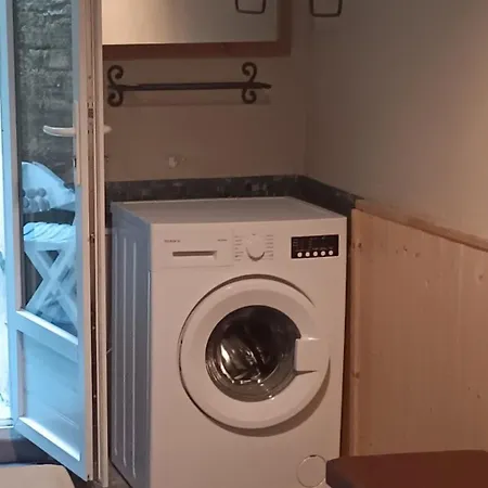 Pour 4 Personnes Dans Rue Tres Calme Apartmán
