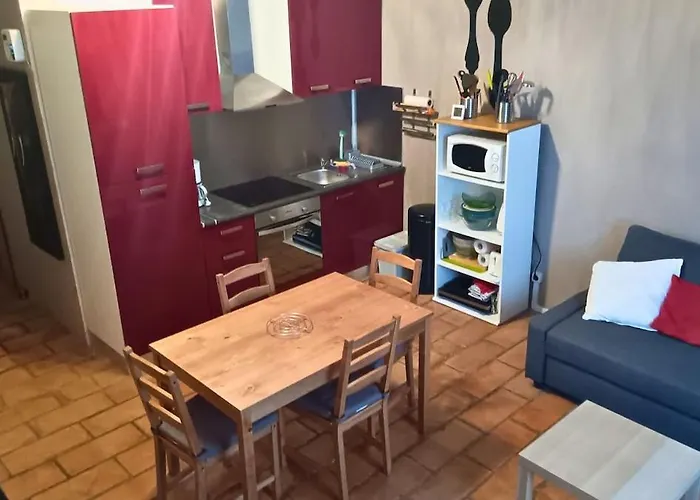 Pour 4 Personnes Dans Rue Tres Calme * Saint-Laurent-le-Minier