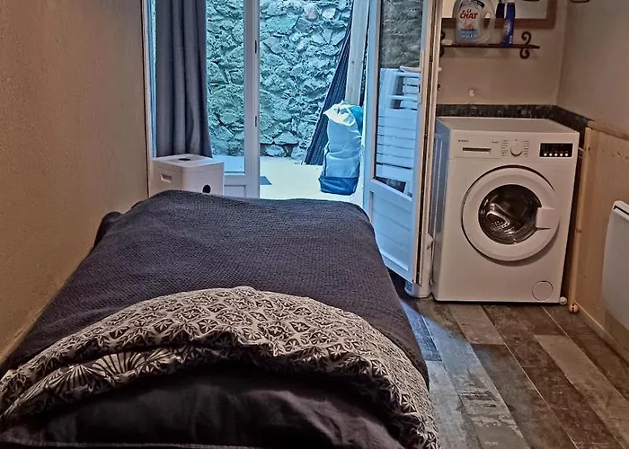 Pour 4 Personnes Dans Rue Tres Calme Apartman *